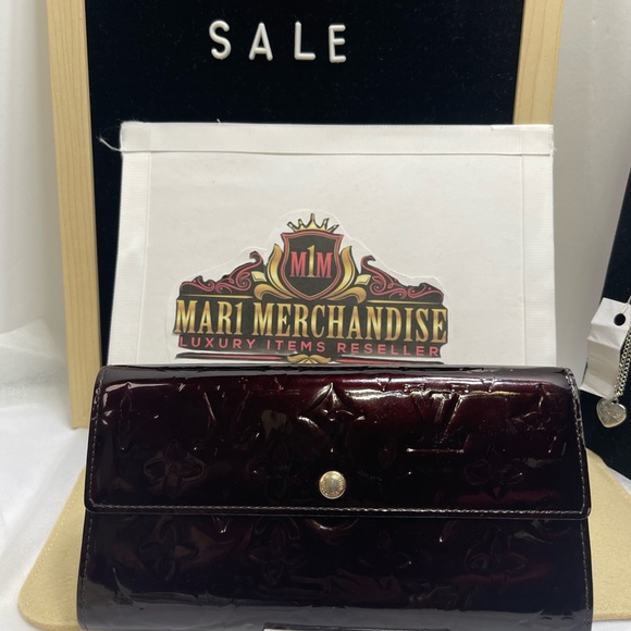 Louis Vuitton Sarah Wallet in Vernis Amarante , pre loved. Wallet only. - Picture 10 of 15